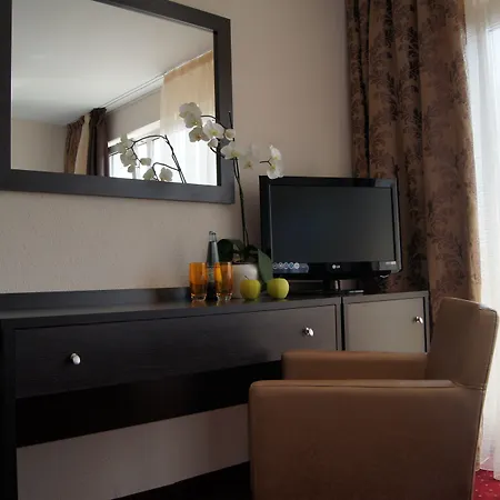 2places Side Hotel 3*