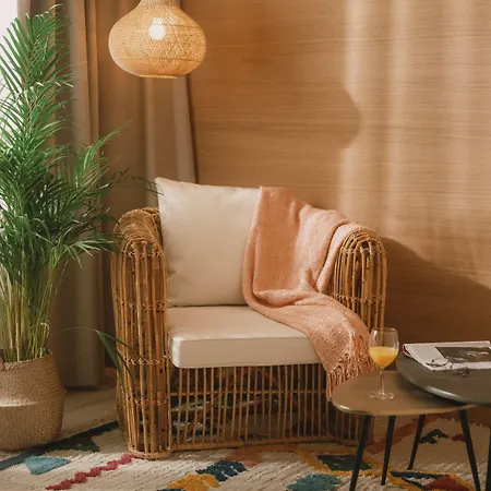 2places Side Hotel 3*