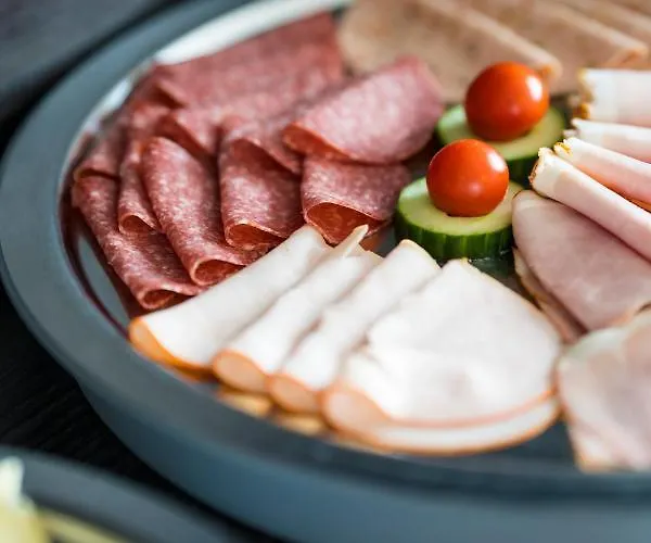 2places Side ホテル 3*