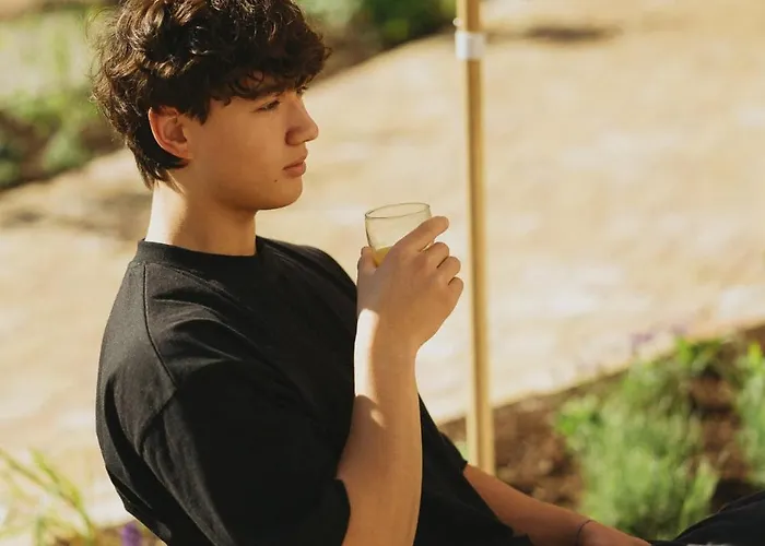 2places Side ホテル 3*