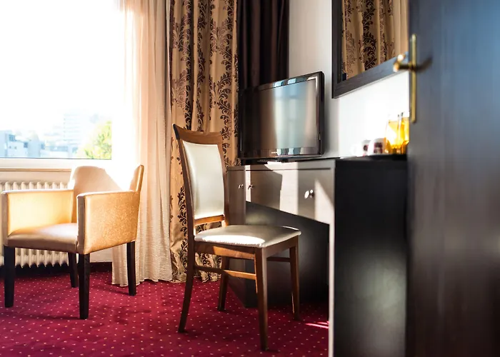 2places Side ホテル 3*